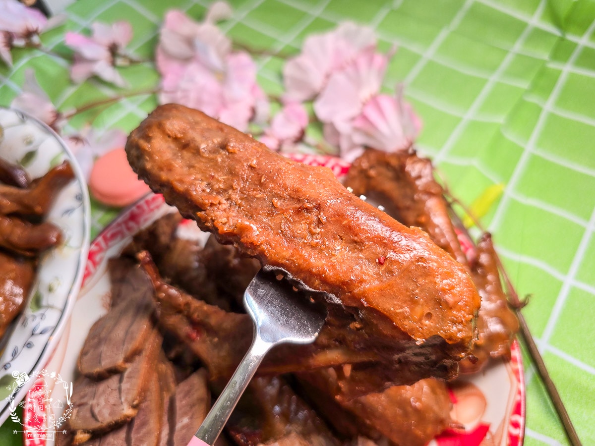 【宅配美食】黑竹園雞腳凍開箱｜員林必吃老店直送到家！滷到骨子裡的膠質精華，連香港澳門遊客也超喜歡