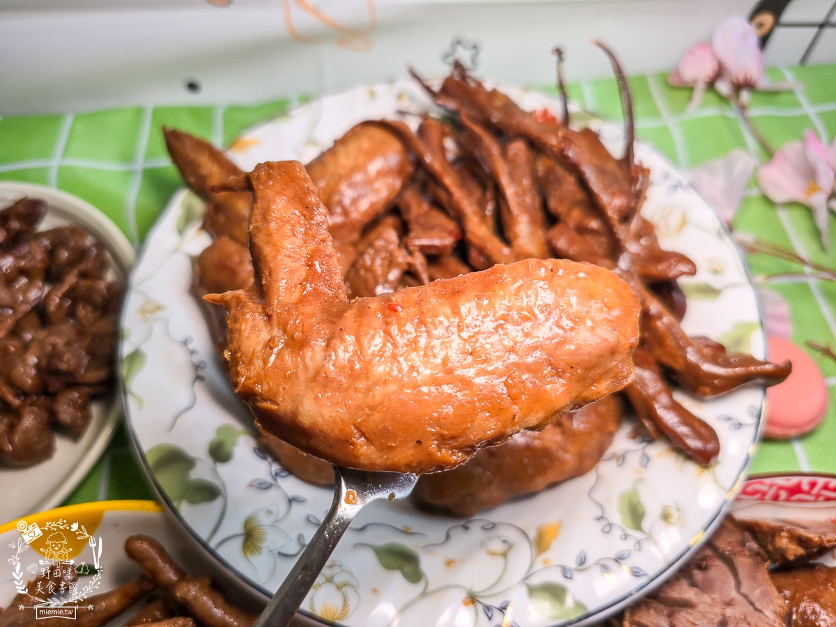 【宅配美食】黑竹園雞腳凍開箱｜員林必吃老店直送到家！滷到骨子裡的膠質精華，連香港澳門遊客也超喜歡