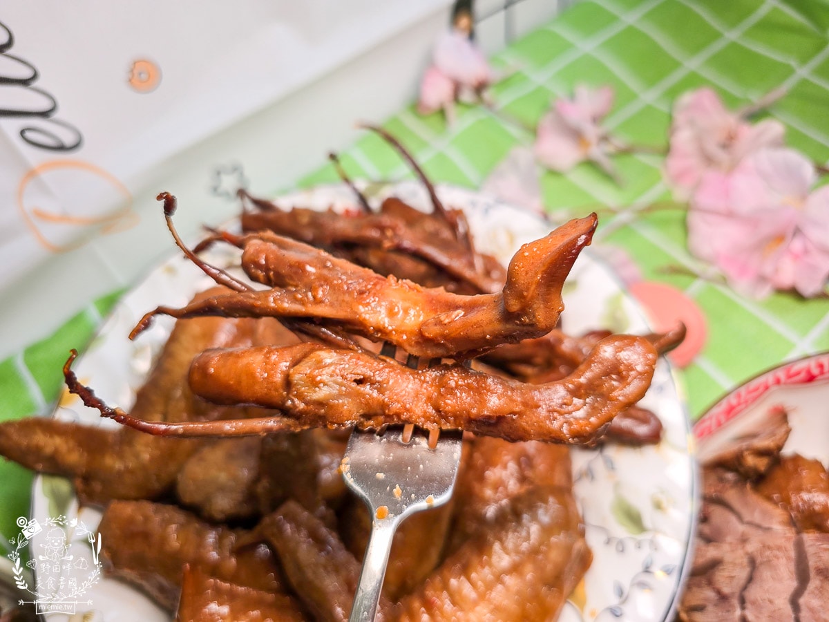 【宅配美食】黑竹園雞腳凍開箱｜員林必吃老店直送到家！滷到骨子裡的膠質精華，連香港澳門遊客也超喜歡