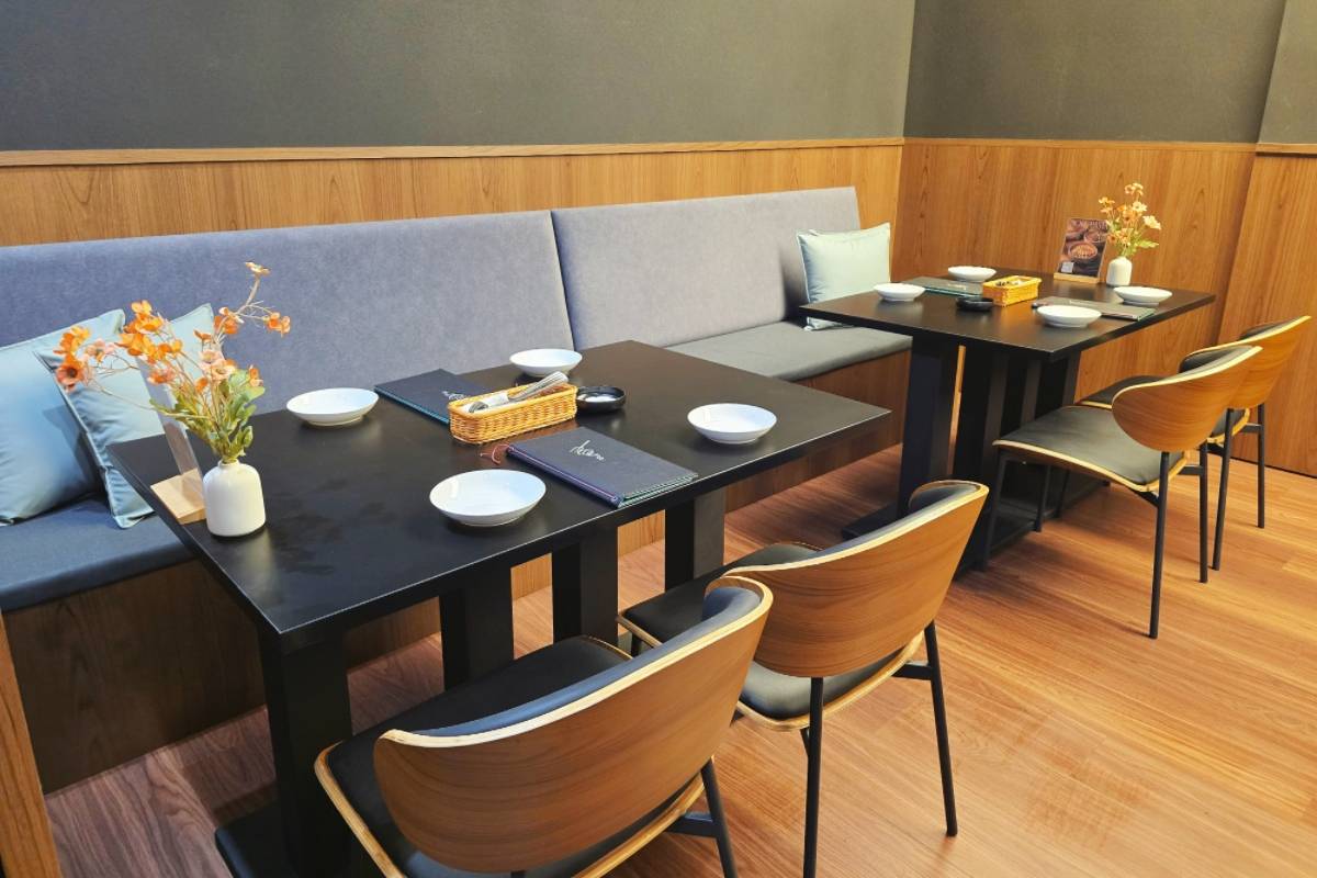 高雄巨蛋美食推薦｜墨MORE PASTA 義法餐酒館：拆開城市裡的「黑金禮物」！高貴不貴的輕奢饗宴
