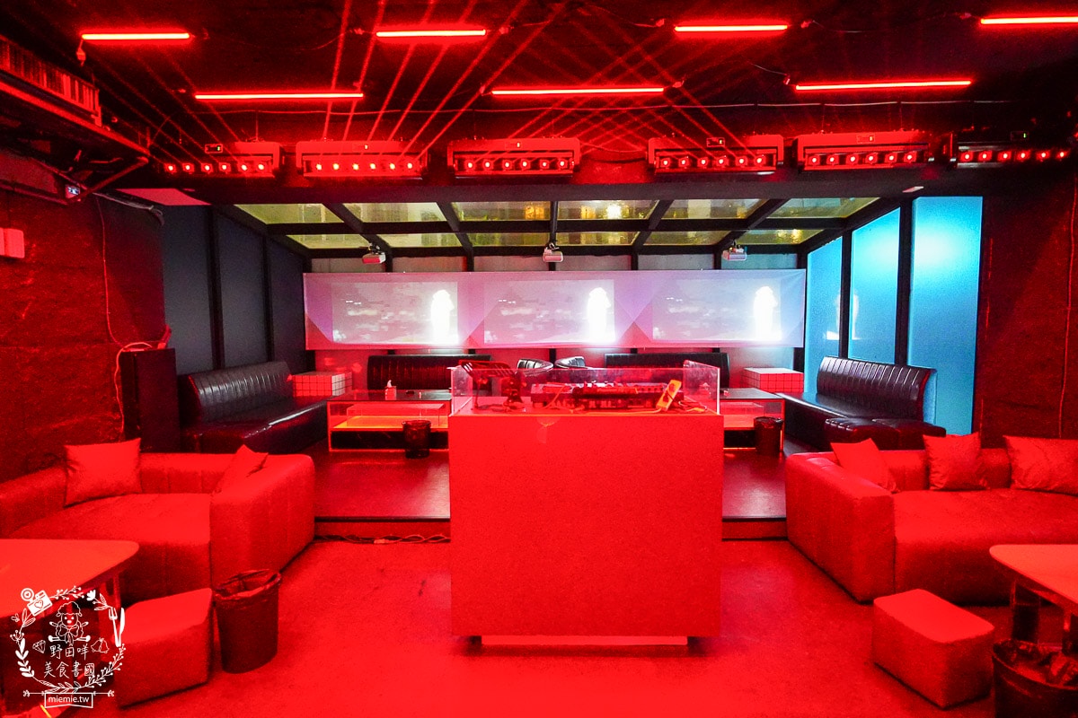 【高雄餐酒館推薦】KORTA x KARA KARA全台首創互動式KTV公關酒吧!微醺主題、質感調酒與超強深夜美食,讓你捨不得回家的微醺秘境 - 第9張圖 【高雄餐酒館推薦】KORTA x KARA KARA全台首創互動式KTV公關酒吧!微醺主題、質感調酒與超強深夜美食,讓你捨不得回家的微醺秘境