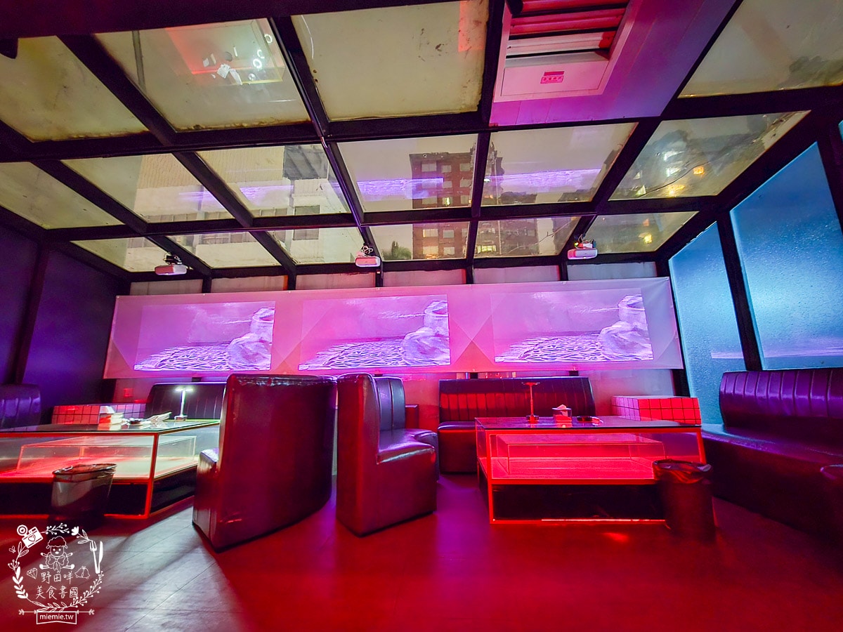 【高雄餐酒館推薦】KORTA x KARA KARA全台首創互動式KTV公關酒吧!微醺主題、質感調酒與超強深夜美食,讓你捨不得回家的微醺秘境 - 第10張圖 【高雄餐酒館推薦】KORTA x KARA KARA全台首創互動式KTV公關酒吧!微醺主題、質感調酒與超強深夜美食,讓你捨不得回家的微醺秘境