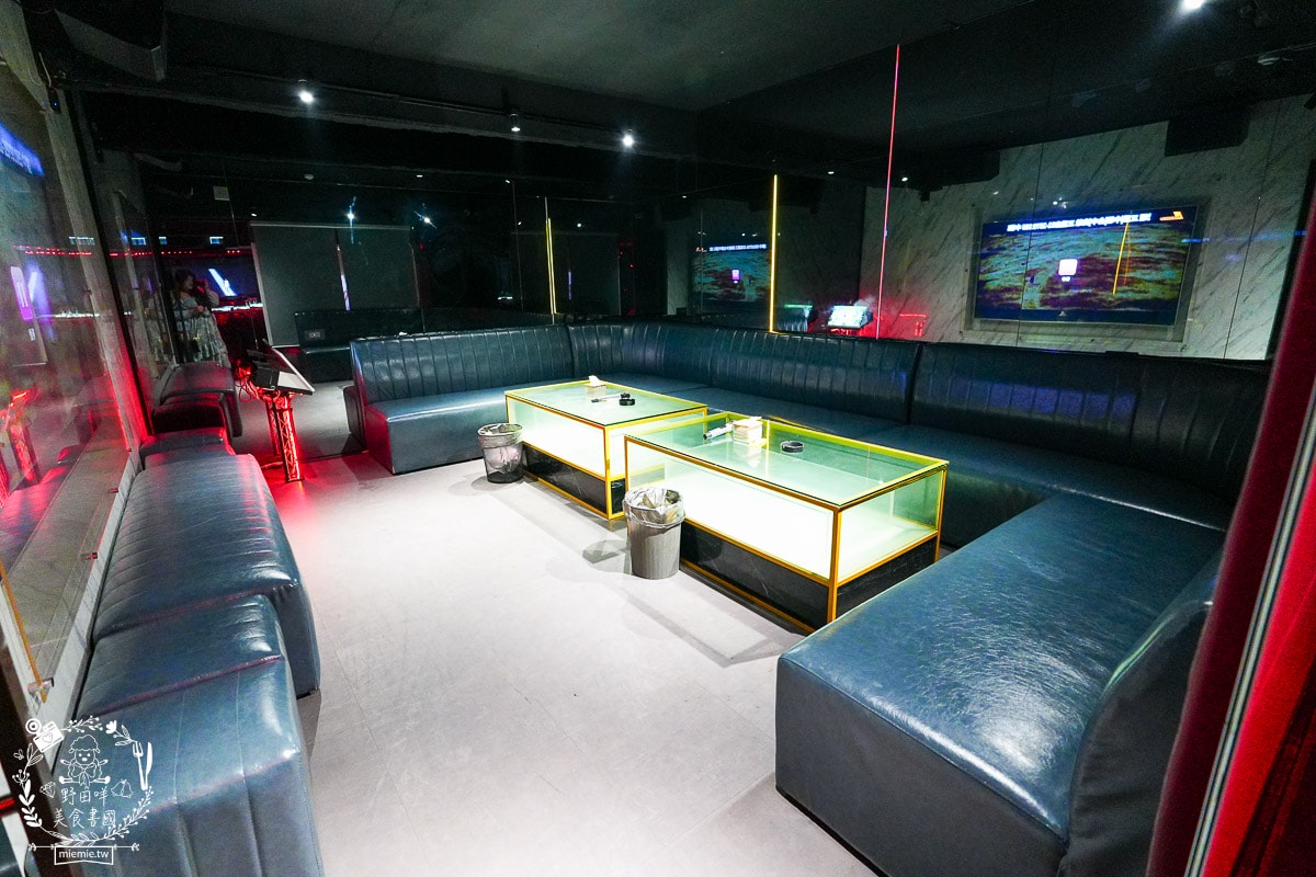 【高雄餐酒館推薦】KORTA x KARA KARA全台首創互動式KTV公關酒吧!微醺主題、質感調酒與超強深夜美食,讓你捨不得回家的微醺秘境 - 第14張圖 【高雄餐酒館推薦】KORTA x KARA KARA全台首創互動式KTV公關酒吧!微醺主題、質感調酒與超強深夜美食,讓你捨不得回家的微醺秘境