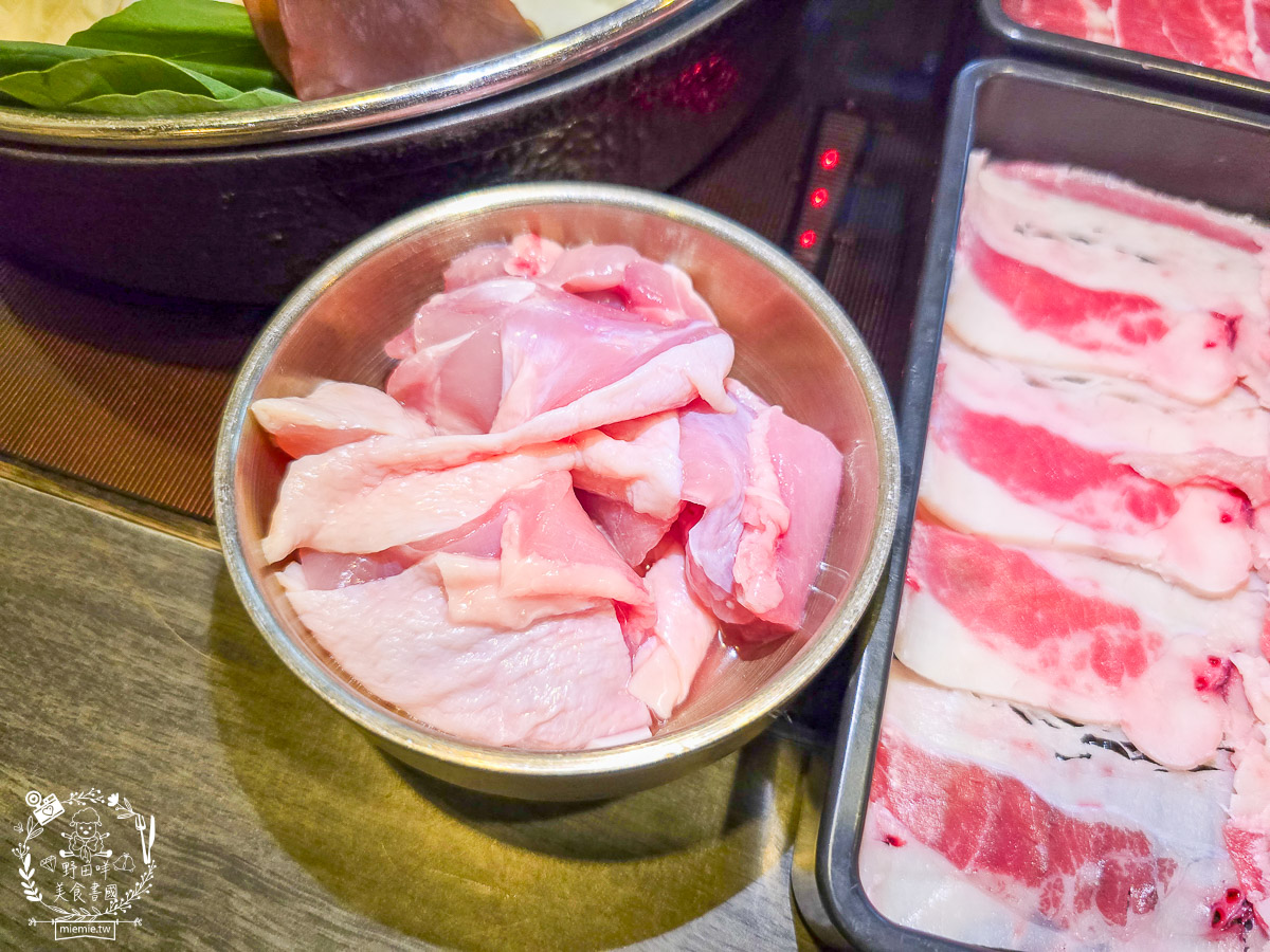 【高雄壽喜燒吃到飽】隱藏版巷弄神店「花葵壽喜」！高CP值日式家常料理無限續，假日不訂位吃不到，老饕私藏的溫馨居酒屋風鍋物