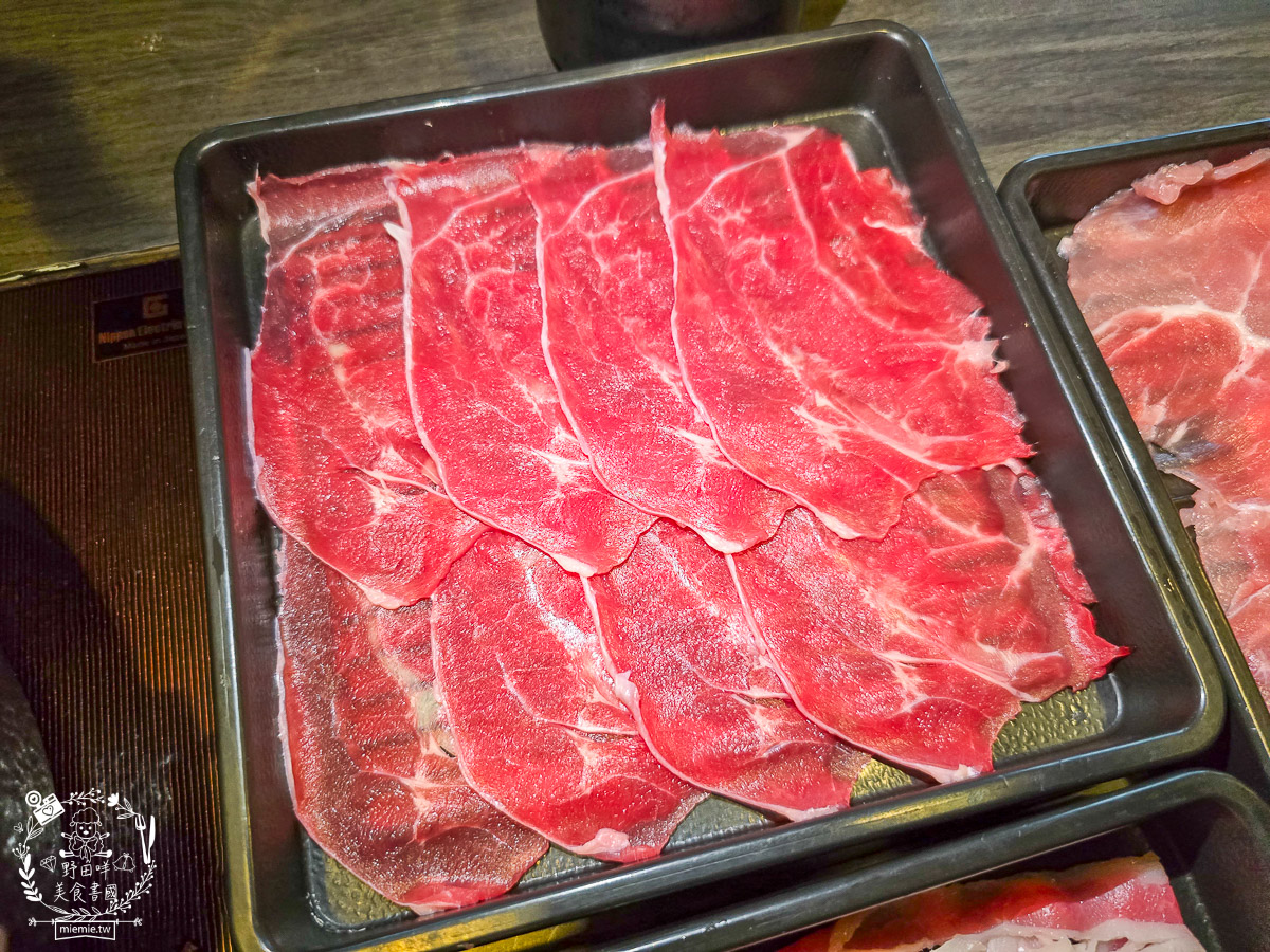【高雄壽喜燒吃到飽】隱藏版巷弄神店「花葵壽喜」！高CP值日式家常料理無限續，假日不訂位吃不到，老饕私藏的溫馨居酒屋風鍋物