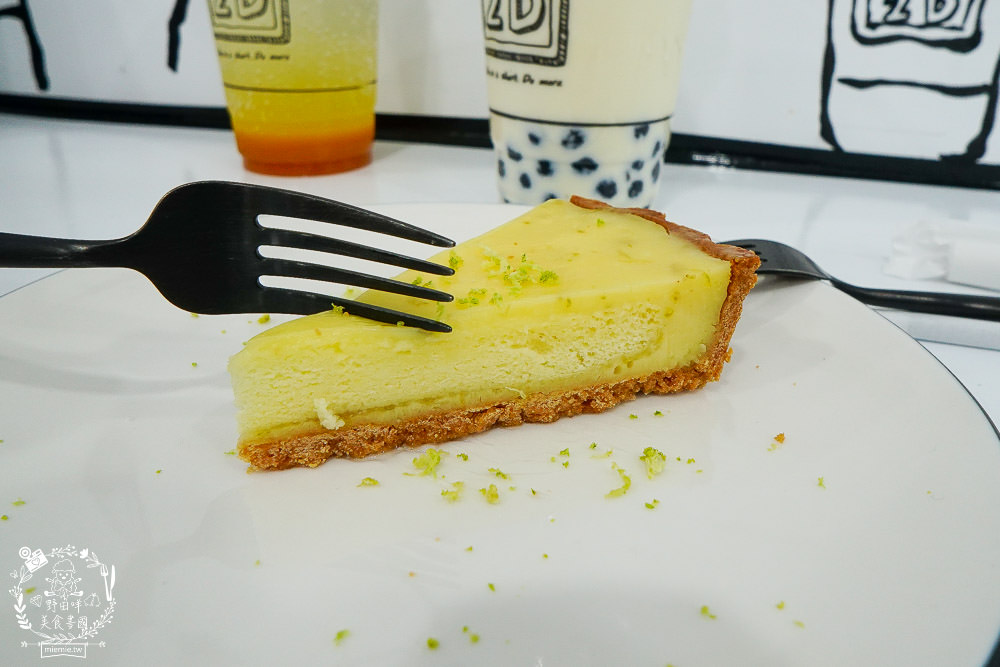 高雄咖啡廳[2D咖啡廳]新網美集散地!2D保時捷超好拍!拍到整個失心瘋!