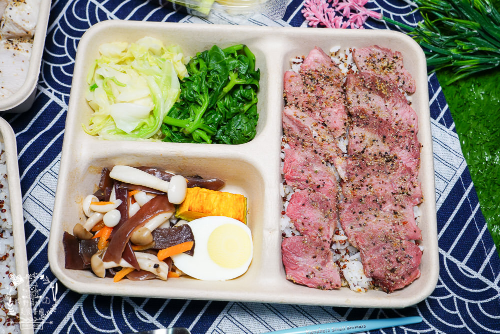 高雄隱藏版[543蔬果餐廚]每天選用新鮮蔬果的健康餐盒!香嫩牛排跟舒肥雞胸彈嫩激推!