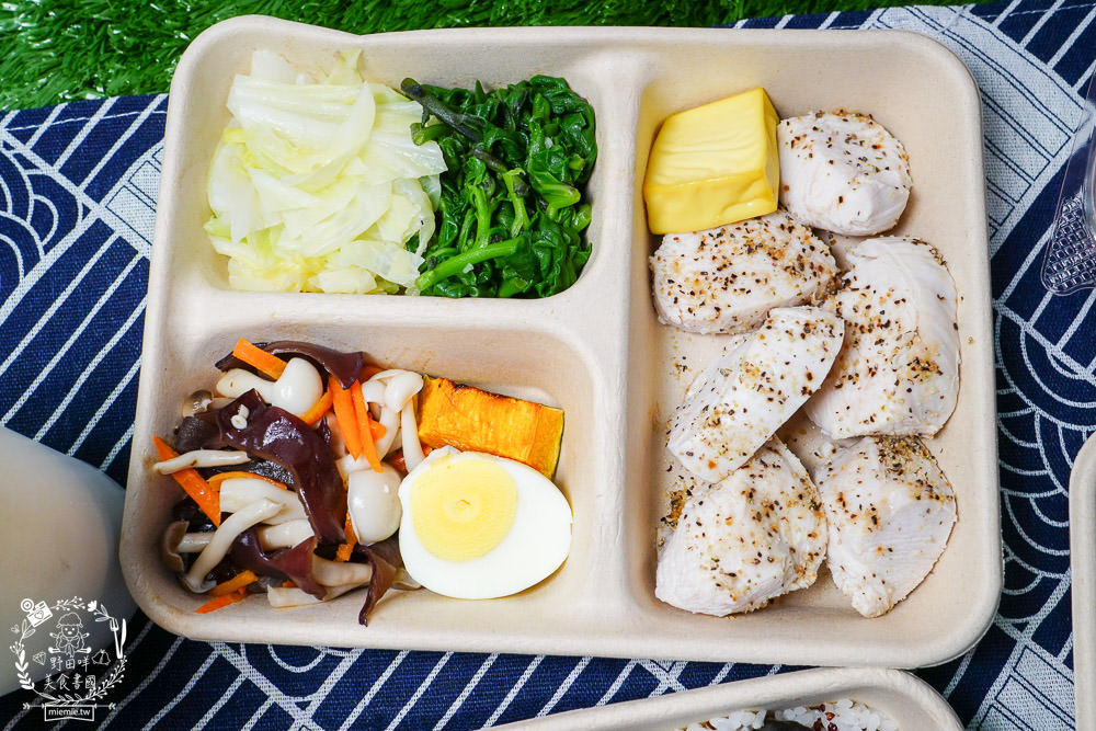 高雄隱藏版[543蔬果餐廚]每天選用新鮮蔬果的健康餐盒!香嫩牛排跟舒肥雞胸彈嫩激推!