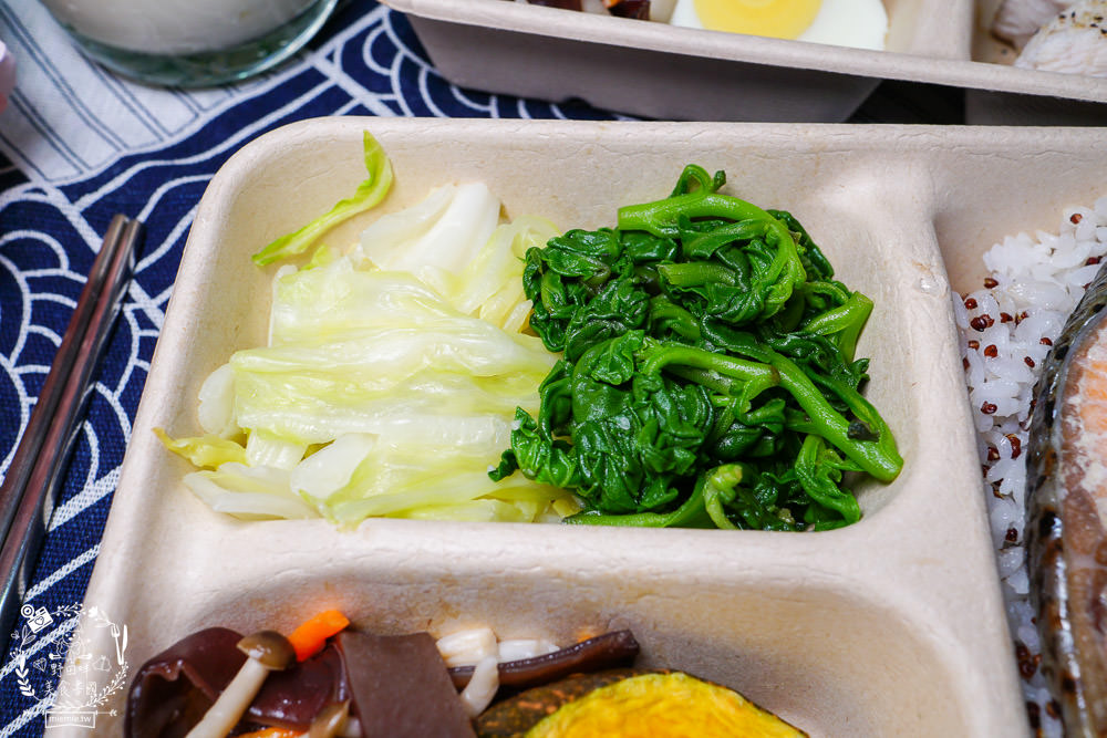 高雄隱藏版[543蔬果餐廚]每天選用新鮮蔬果的健康餐盒!香嫩牛排跟舒肥雞胸彈嫩激推!