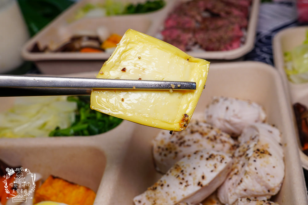 高雄隱藏版[543蔬果餐廚]每天選用新鮮蔬果的健康餐盒!香嫩牛排跟舒肥雞胸彈嫩激推!