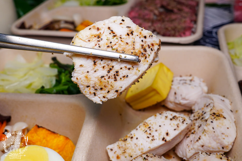 高雄隱藏版[543蔬果餐廚]每天選用新鮮蔬果的健康餐盒!香嫩牛排跟舒肥雞胸彈嫩激推!