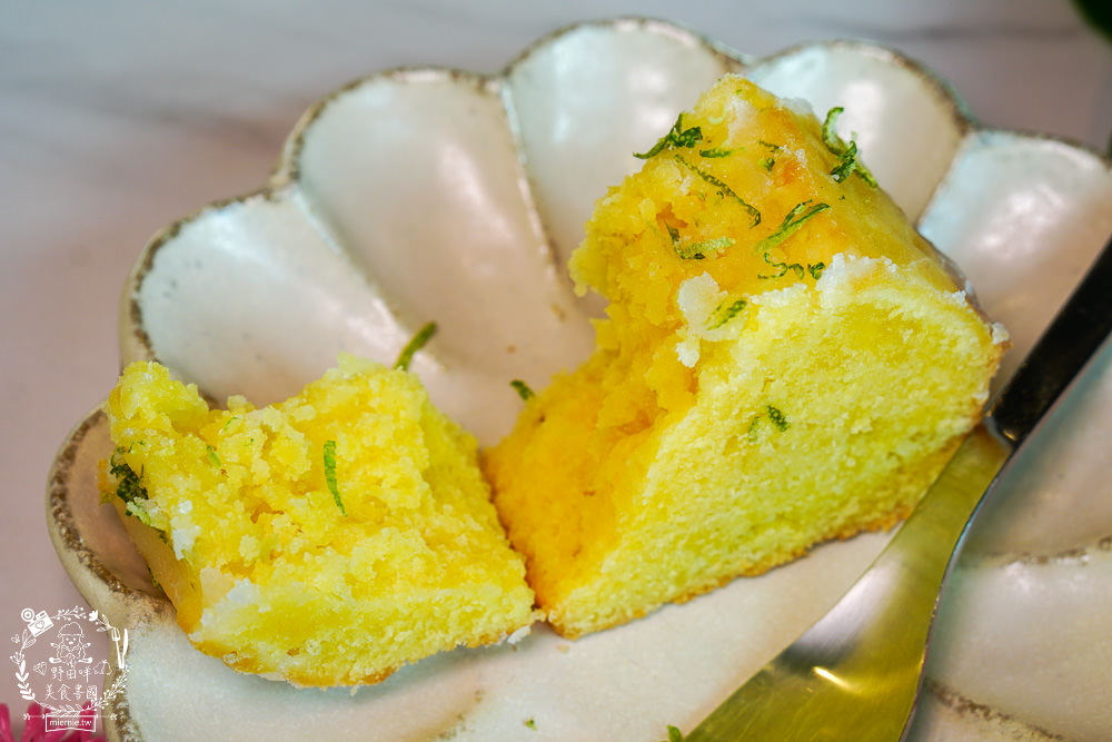 高雄咖啡廳[91°N Lounge]左營高鐵欣賞夕陽晚霞的景觀咖啡廳!提供舒適的商務包廂