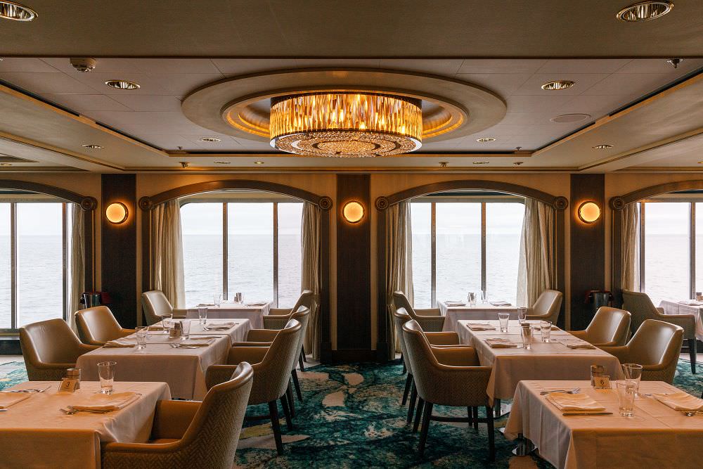 挪威郵輪奮進號|耗資30億台幣全新改裝|高規格的餐飲品質+14個餐飲選擇有7個免費餐廳(包含一個24小時免費餐廳)+9間酒吧!