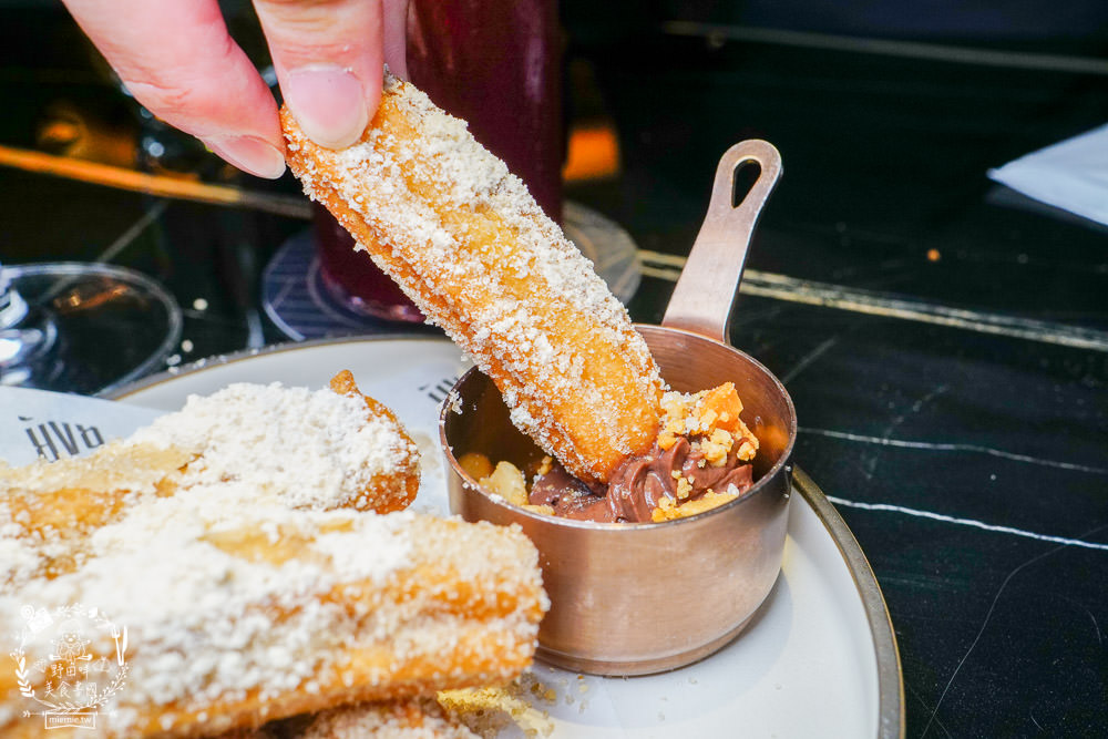 BAR KAO|高雄浪漫又奢華的高空夜景餐酒館!美麗絢爛的百萬夜景陪你度過美好又搖滾的一夜! - 第48張圖 BAR KAO|高雄浪漫又奢華的高空夜景餐酒館!美麗絢爛的百萬夜景陪你度過美好又搖滾的一夜!