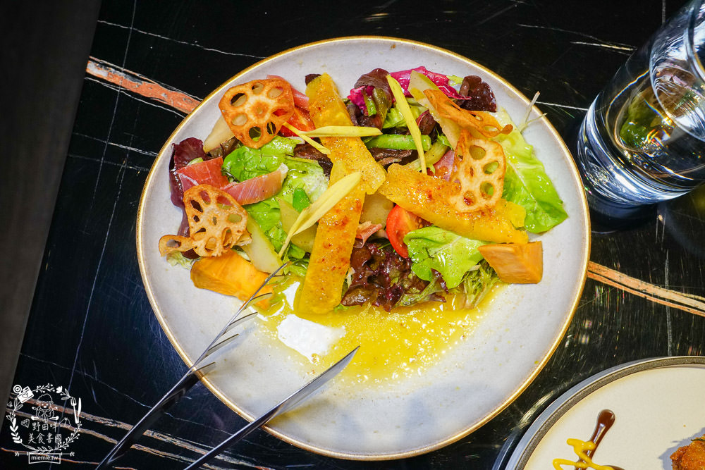 BAR KAO|高雄浪漫又奢華的高空夜景餐酒館!美麗絢爛的百萬夜景陪你度過美好又搖滾的一夜! - 第27張圖 BAR KAO|高雄浪漫又奢華的高空夜景餐酒館!美麗絢爛的百萬夜景陪你度過美好又搖滾的一夜!