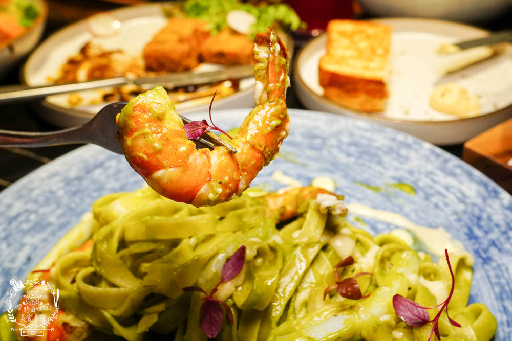 BAR KAO|高雄浪漫又奢華的高空夜景餐酒館!美麗絢爛的百萬夜景陪你度過美好又搖滾的一夜! - 第40張圖 BAR KAO|高雄浪漫又奢華的高空夜景餐酒館!美麗絢爛的百萬夜景陪你度過美好又搖滾的一夜!