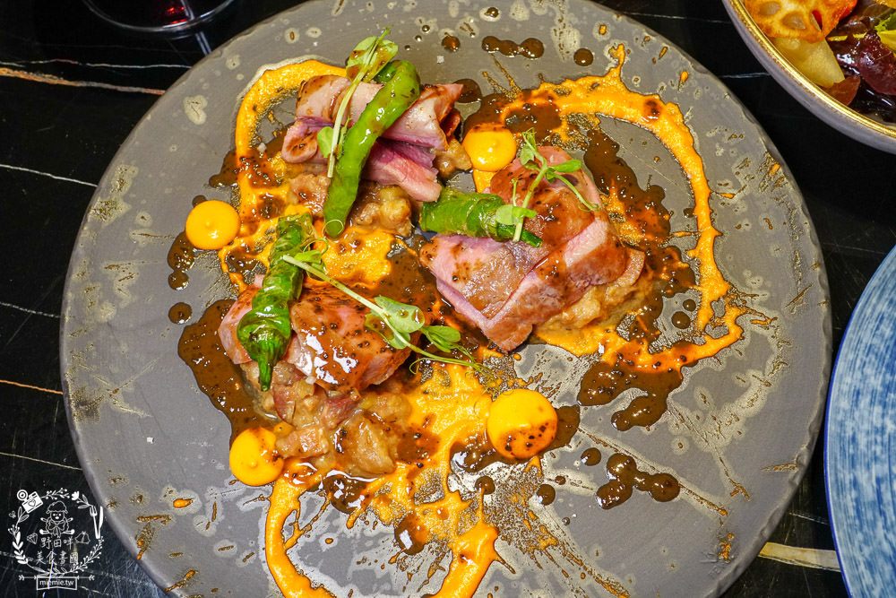 BAR KAO|高雄浪漫又奢華的高空夜景餐酒館!美麗絢爛的百萬夜景陪你度過美好又搖滾的一夜! - 第41張圖 BAR KAO|高雄浪漫又奢華的高空夜景餐酒館!美麗絢爛的百萬夜景陪你度過美好又搖滾的一夜!