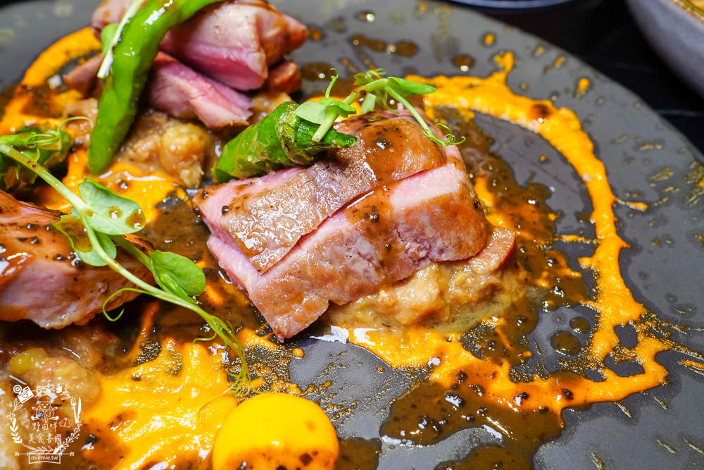 BAR KAO|高雄浪漫又奢華的高空夜景餐酒館!美麗絢爛的百萬夜景陪你度過美好又搖滾的一夜! - 第42張圖 BAR KAO|高雄浪漫又奢華的高空夜景餐酒館!美麗絢爛的百萬夜景陪你度過美好又搖滾的一夜!