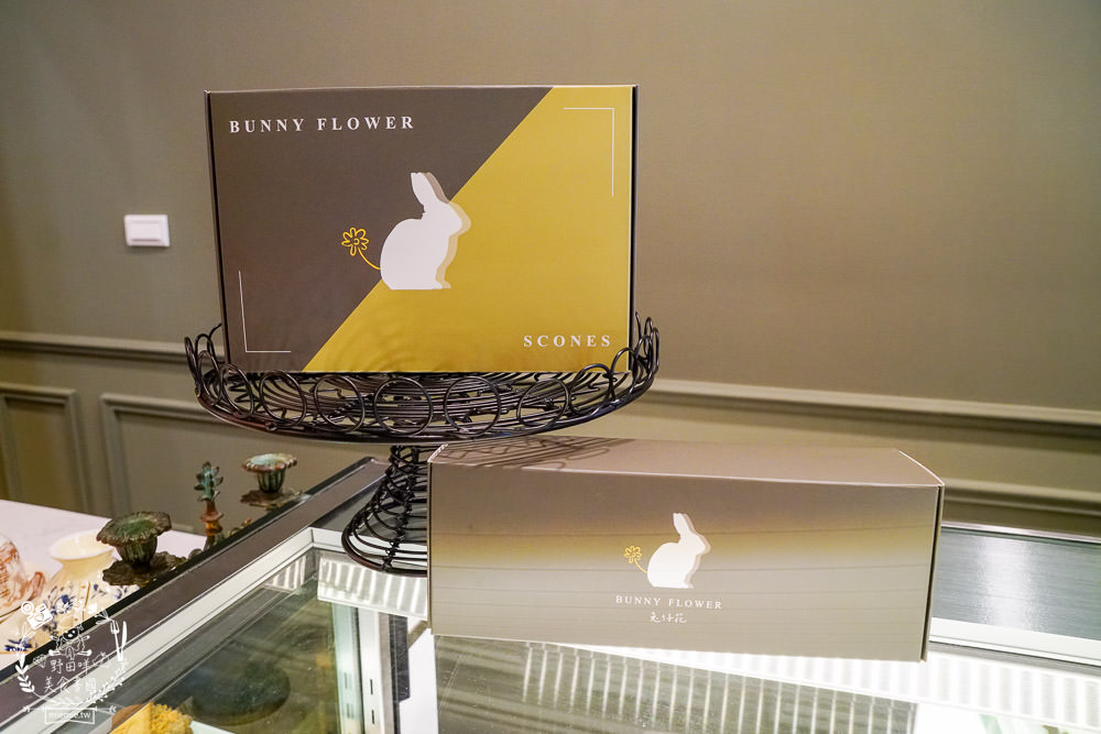 高雄[Bunny Flower 兔仔花]網路起家的超人氣布朗尼有門市囉!莫蘭迪主題的兔兔門市奢華浪漫超好拍!