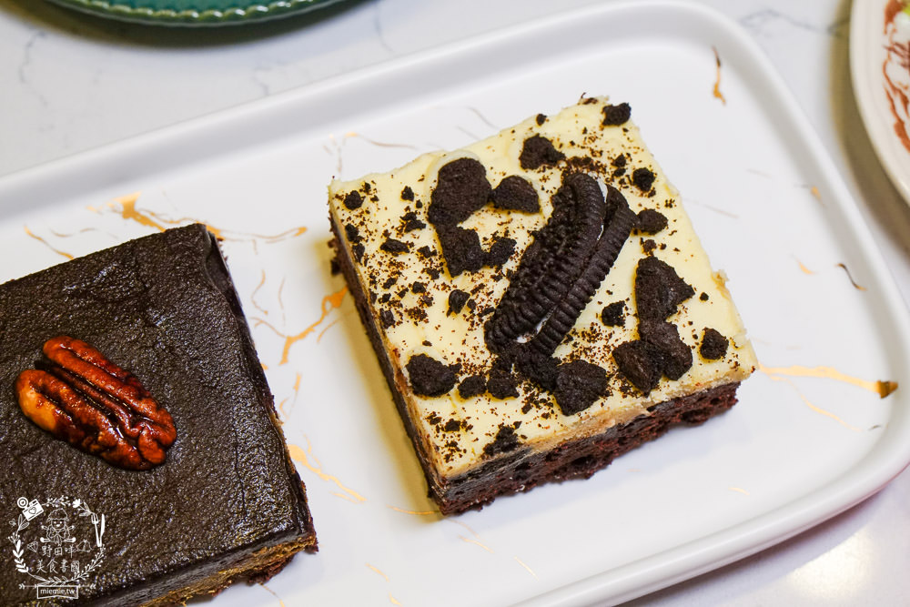 高雄[Bunny Flower 兔仔花]網路起家的超人氣布朗尼有門市囉!莫蘭迪主題的兔兔門市奢華浪漫超好拍!