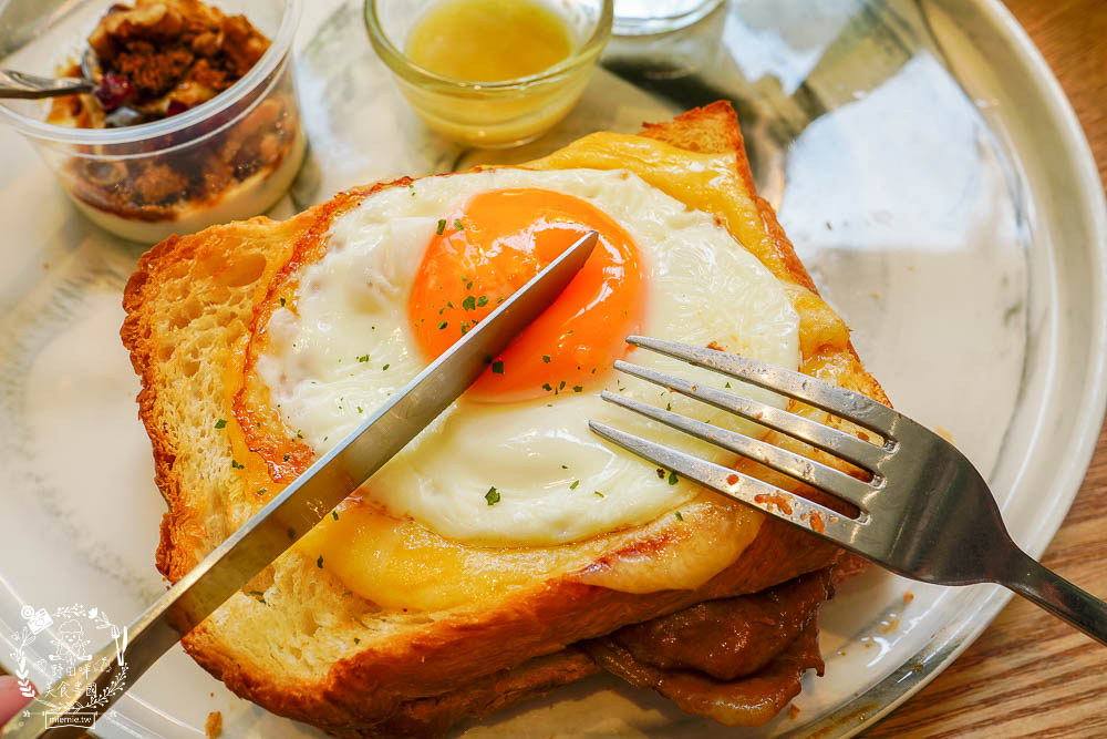 高雄[咖啡覺醒Coffee wake up美術店]美輪美奐的網美咖啡廳!輕食早午餐咖啡等超多選項!