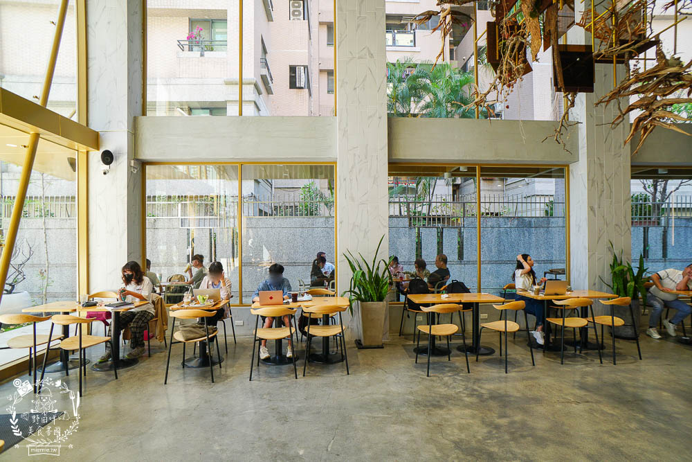 高雄[咖啡覺醒Coffee wake up美術店]美輪美奐的網美咖啡廳!輕食早午餐咖啡等超多選項!