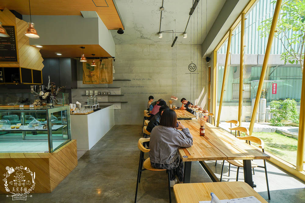 高雄[咖啡覺醒Coffee wake up美術店]美輪美奐的網美咖啡廳!輕食早午餐咖啡等超多選項!