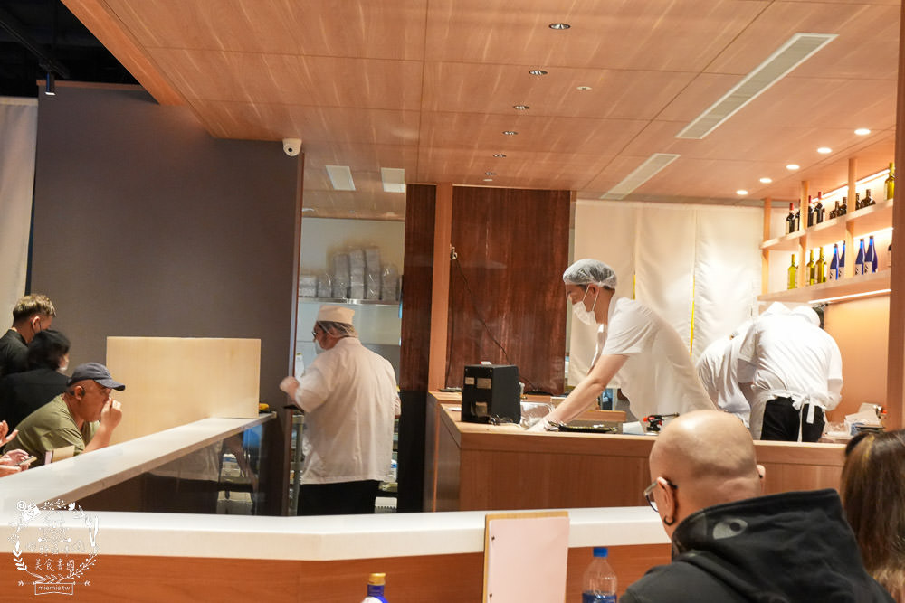 DONDONDONKI唐吉訶德高雄大立店12/7 正式開幕!一次獻出超多優惠商品給南臺灣的朋友粉絲們!日本產黑毛和牛「買1送1」