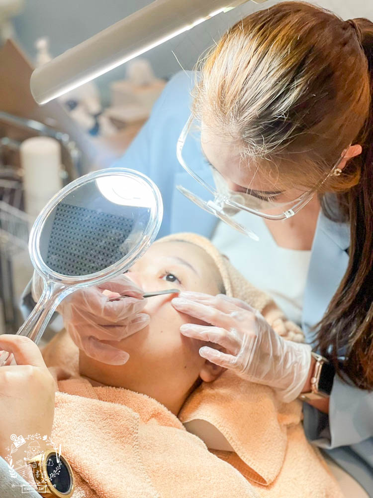 Fourmi Queen屏東店|超級紓壓的溫感按摩課程!做完臉整個美到發光?!連素顏都超有自信? - 第15張圖 Fourmi Queen屏東店|超級紓壓的溫感按摩課程!做完臉整個美到發光?!連素顏都超有自信?