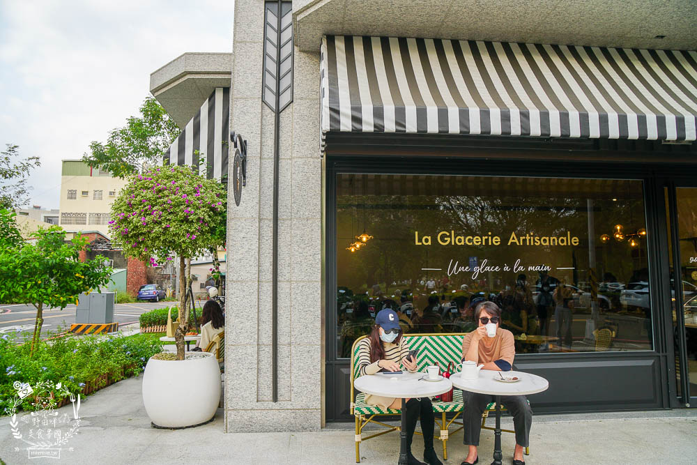高雄[G.A. 冰淇淋La Glacerie Artisanale]彷彿走在法國的巴黎街頭?熱門IG打卡拍照點!