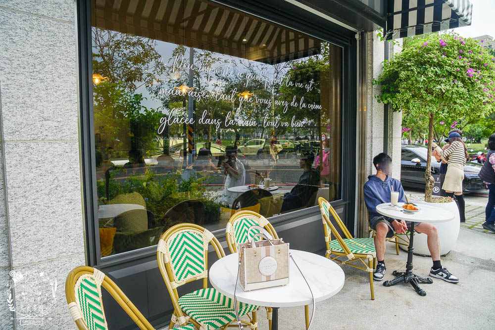 高雄[G.A. 冰淇淋La Glacerie Artisanale]彷彿走在法國的巴黎街頭?熱門IG打卡拍照點!