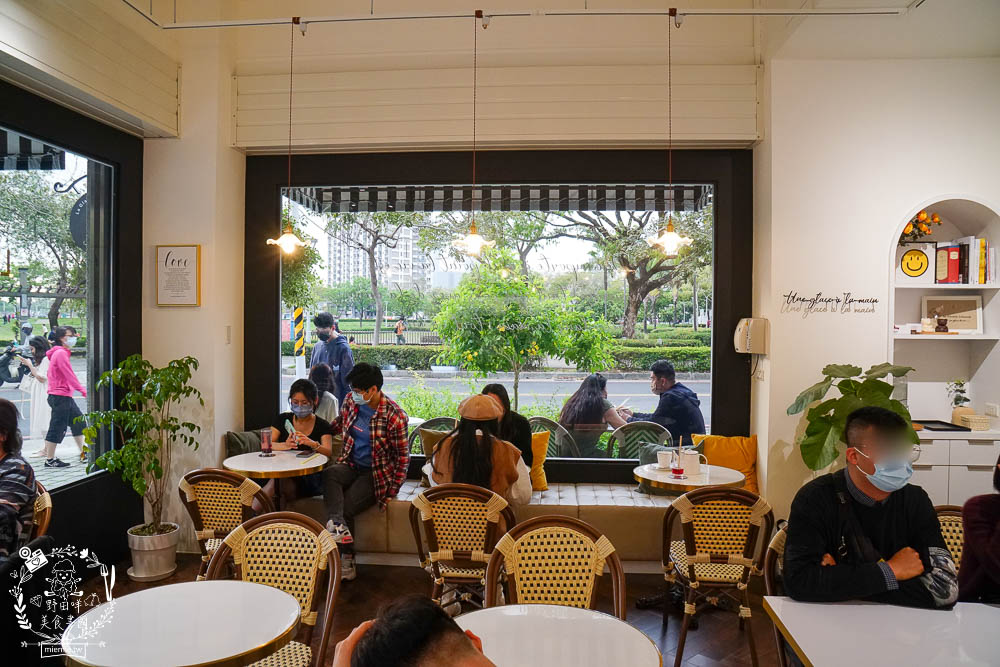 高雄[G.A. 冰淇淋La Glacerie Artisanale]彷彿走在法國的巴黎街頭?熱門IG打卡拍照點!