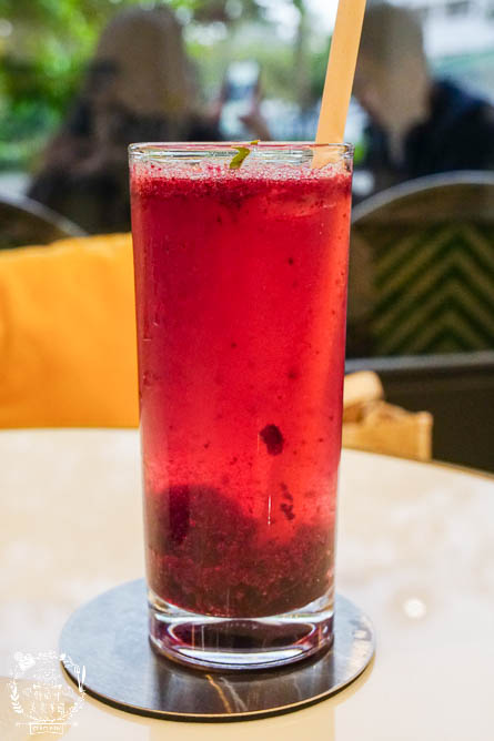 高雄[G.A. 冰淇淋La Glacerie Artisanale]彷彿走在法國的巴黎街頭?熱門IG打卡拍照點!