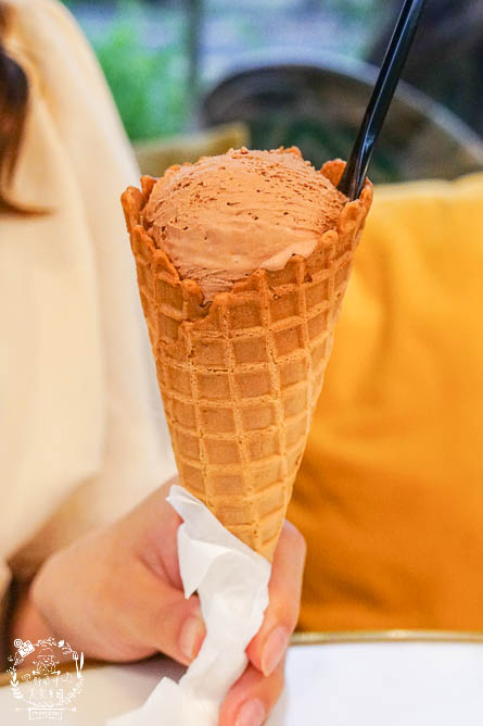 高雄[G.A. 冰淇淋La Glacerie Artisanale]彷彿走在法國的巴黎街頭?熱門IG打卡拍照點!