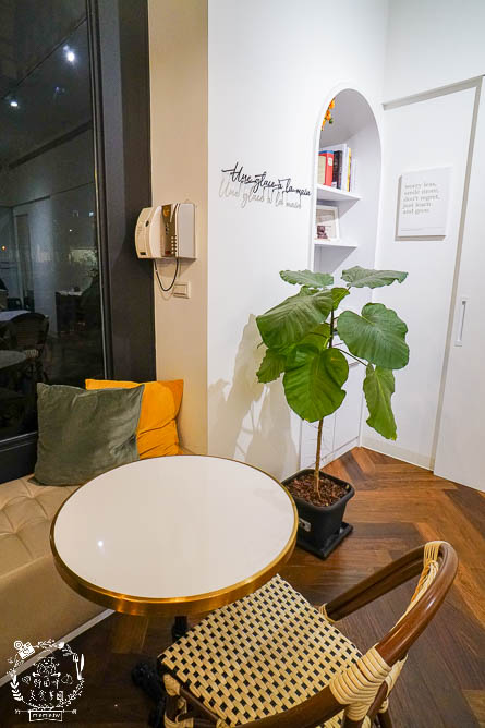 高雄[G.A. 冰淇淋La Glacerie Artisanale]彷彿走在法國的巴黎街頭?熱門IG打卡拍照點!