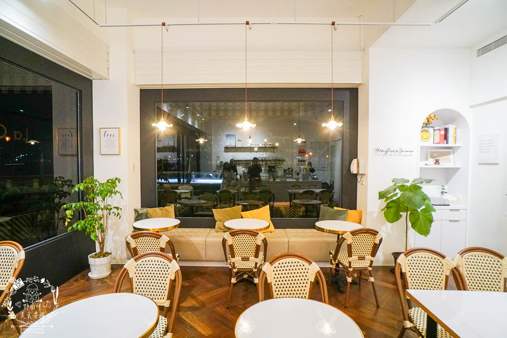 高雄[G.A. 冰淇淋La Glacerie Artisanale]彷彿走在法國的巴黎街頭?熱門IG打卡拍照點!