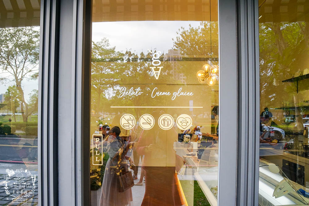高雄[G.A. 冰淇淋La Glacerie Artisanale]彷彿走在法國的巴黎街頭?熱門IG打卡拍照點!