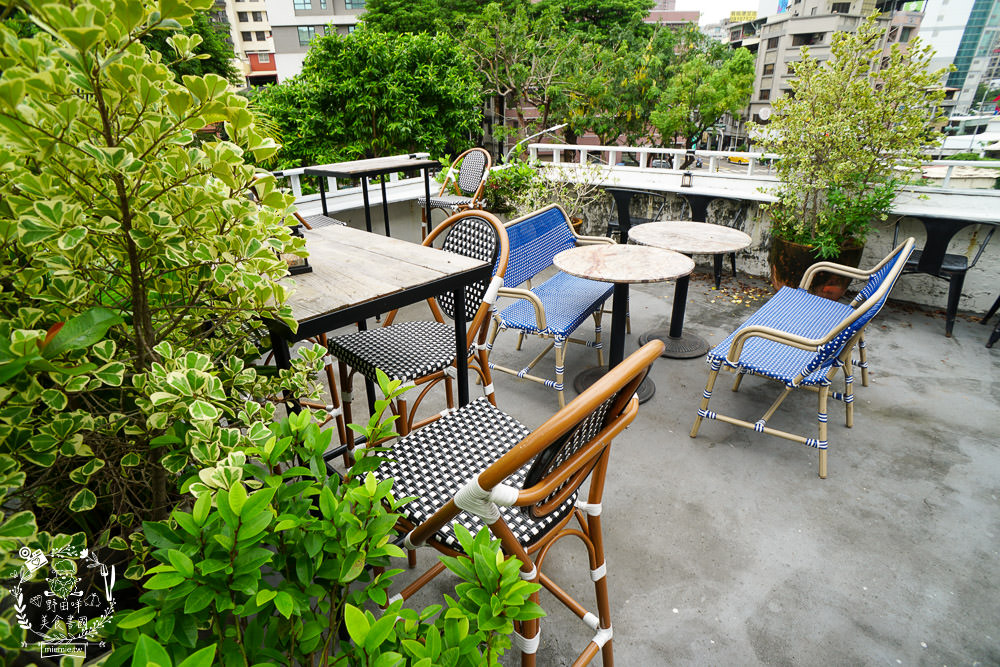 Gooday Cafe Roof 20