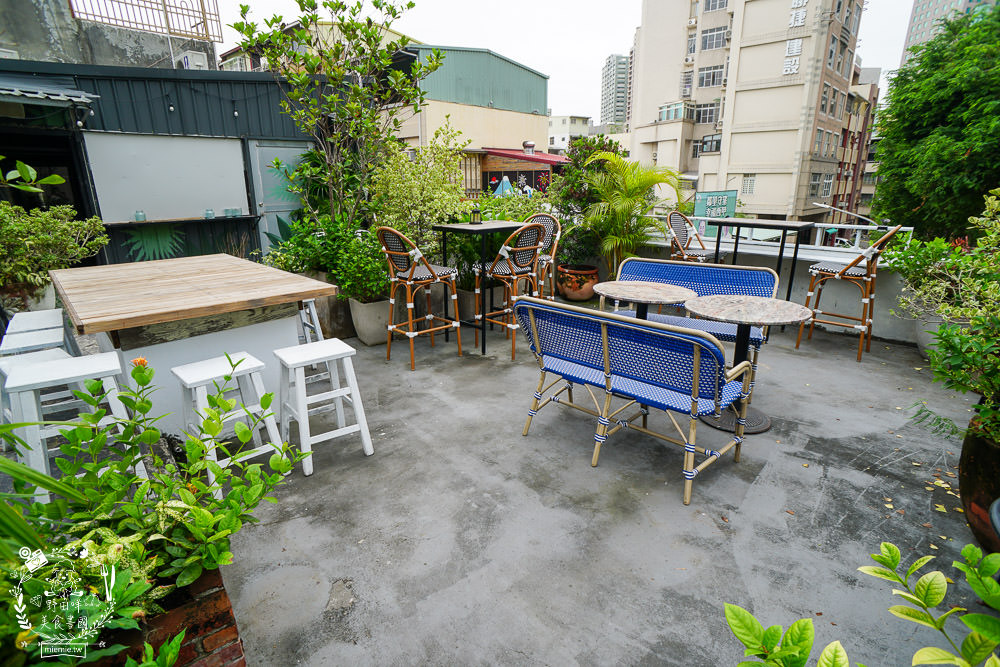 Gooday Cafe Roof 23