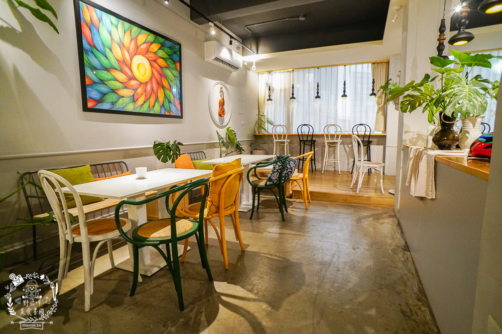 高雄[典．咖啡Grace Café]絕美北歐風熱門IG打卡網美咖啡廳!超療癒的甜點下午茶時光!裡面還有可愛店狗與喵喵?