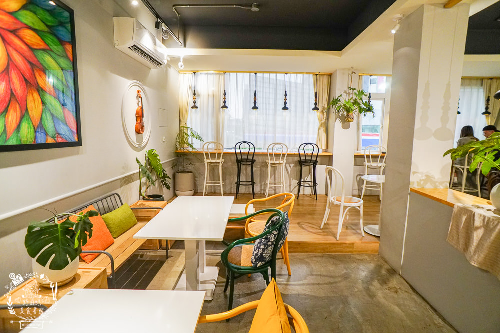高雄[典．咖啡Grace Café]絕美北歐風熱門IG打卡網美咖啡廳!超療癒的甜點下午茶時光!裡面還有可愛店狗與喵喵?