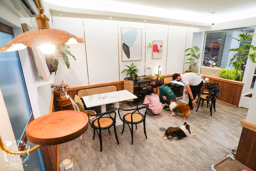 高雄[典．咖啡Grace Café]絕美北歐風熱門IG打卡網美咖啡廳!超療癒的甜點下午茶時光!裡面還有可愛店狗與喵喵?