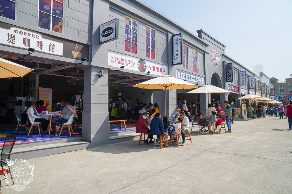 高雄景點[HOLO PARK 映像鹽埕]穿越時空到老鹽埕!360度沉浸式球幕飛行影廳+270度5D全息舞臺劇院