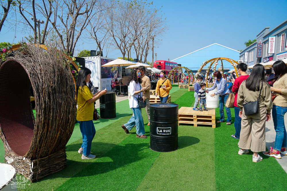 高雄景點[HOLO PARK 映像鹽埕]穿越時空到老鹽埕!360度沉浸式球幕飛行影廳+270度5D全息舞臺劇院