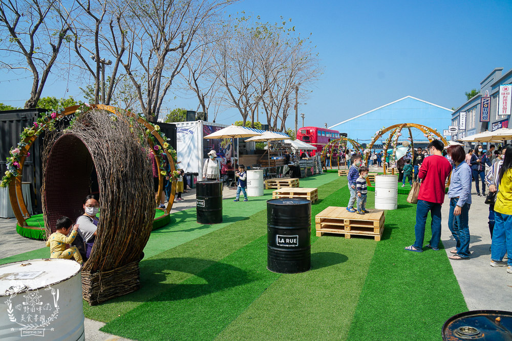 高雄景點[HOLO PARK 映像鹽埕]穿越時空到老鹽埕!360度沉浸式球幕飛行影廳+270度5D全息舞臺劇院