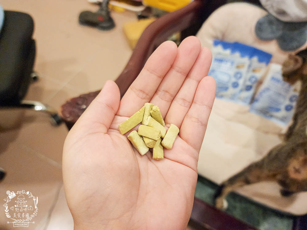 貓咪口臭推薦!IN-Plus好好益菌潔牙凍乾評價!鮮肉凍乾、好吃有效的貓咪口腔清潔保健分享