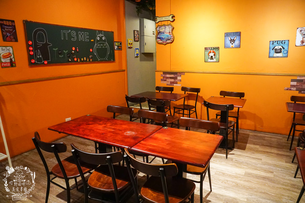 高雄漢堡推薦[It’s Me 複合式餐飲]人氣雙層花生起司豬肉堡厚實必點!居然還有飲料喝到飽!