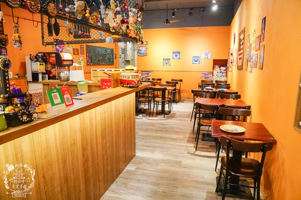 高雄漢堡推薦[It’s Me 複合式餐飲]人氣雙層花生起司豬肉堡厚實必點!居然還有飲料喝到飽!