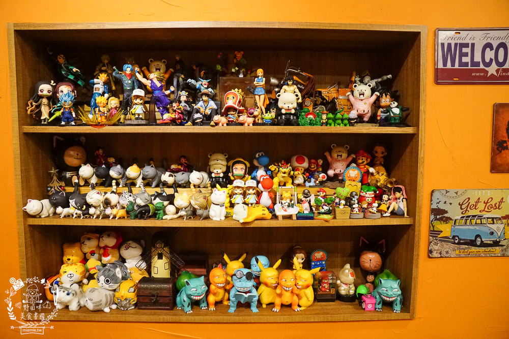 高雄漢堡推薦[It’s Me 複合式餐飲]人氣雙層花生起司豬肉堡厚實必點!居然還有飲料喝到飽!