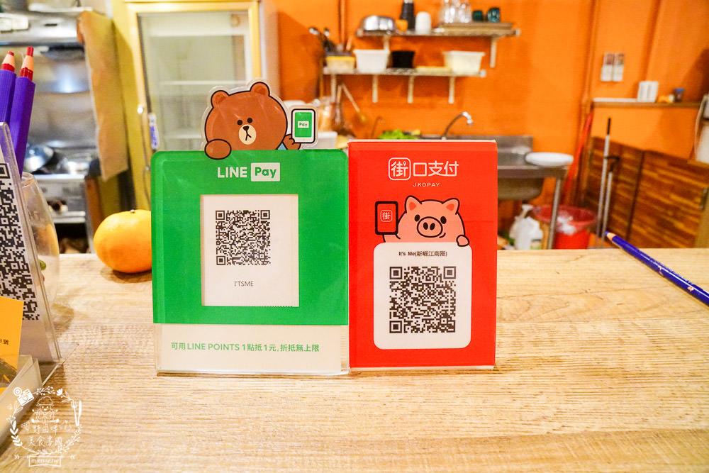 高雄漢堡推薦[It’s Me 複合式餐飲]人氣雙層花生起司豬肉堡厚實必點!居然還有飲料喝到飽!